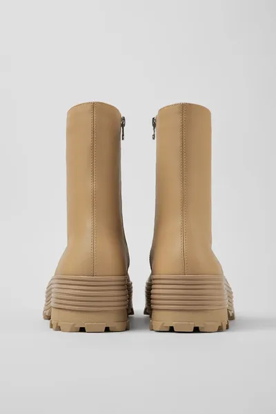 Tracktori Beige Boots for Unisex - Autumn / Winter collection - Image 2